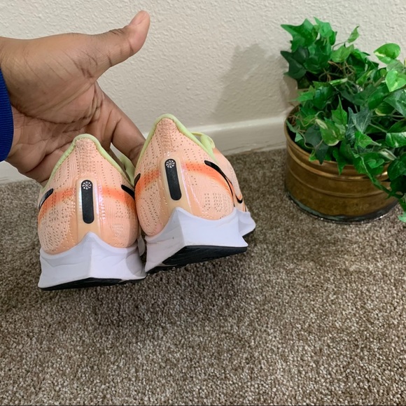 Nike Air Zoom Pegasus 36 Premium Rise Running Shoe - Picture 6 of 12